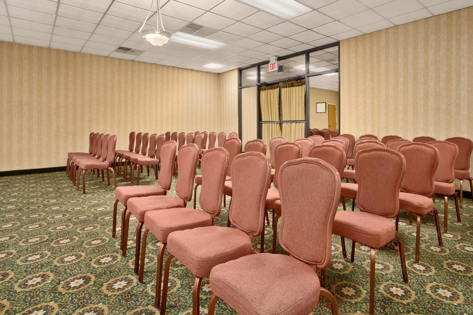 Oh St Joseph Resort Hotel Pleasantville Afaceri foto